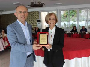 Emekliye Ayrılan Eğitimci, “Çalışma Hayatımda Çalışmalarımda Yorgunluk Duymadım”