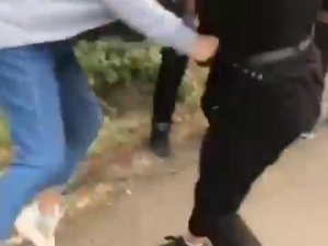 Kız Öğrenciler Saç Saça Kavga Etti, O Anları Gülerek Kayda Aldılar
