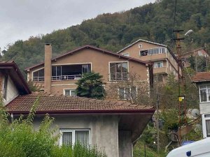 Şömine Bacasından Çıkan Yangın Paniğe Neden Oldu