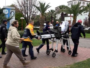 Denize Atlayan Kızı Vatandaşlar Kurtardı
