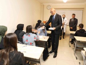 Başkan Vekili Aydın’dan Öğrencilere Hediye İnternet Paketi