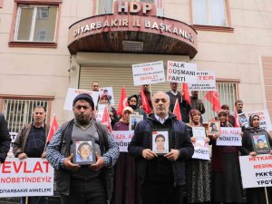 Evlat Nöbetindeki Aileler Çağrıda Bulunuyor, Yeni Aileler Nöbete Dahil Oluyor