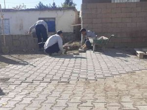 Sur İlçesinde Kırsal Mahalle Yolları Yenileniyor