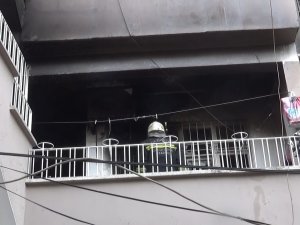 Yangında Dumandan Etkilenen Çocuk Ağır Yaralandı