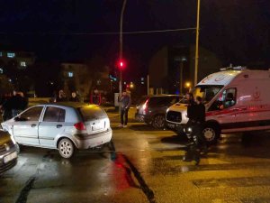 Zincirleme Kazada Yayalar Ölümden Döndü