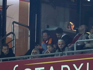 Mauro Icardi İle Wanda Nara, Ofspor Maçını Beraber İzledi