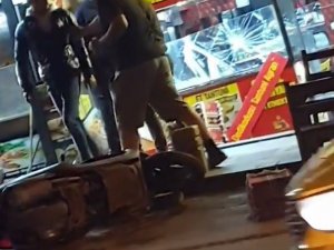 Tantuni Restoranını Yerle Bir Ettiler, Motosikletleri Kırdılar