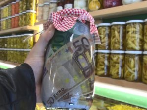 Dolar ve Euro’nun Turşusunu Kurdu