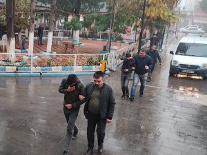Otomobil Çalan 2 Kişi Tutuklandı