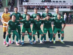 Şehitkamil Belediyespor Yenilmezliğini Sürdürdü
