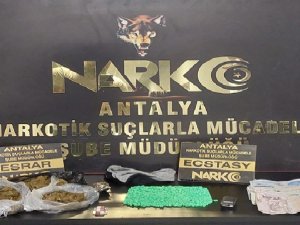 Antalya’da Piyasaya Sürülmeye Çalışılan 9 Kilo Eroin Polise Takıldı