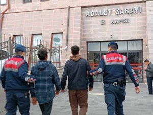 Oto Hırsızlığı Şüphelisi 2 Kişi Suçüstü Yakalandı