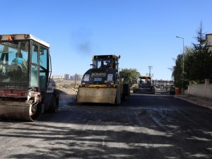 Gökkent Mahallesi’nde 5 Sokakta Yeni Yol Çalışması Yapıldı