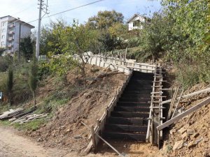 Çayırköy’e 14 Metre Uzunluğunda Yeni Merdiven
