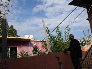 ’Gizemli Ev’ Harabeye Döndü, Haberler Mahalleliyi Kızdırdı