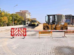 Tepebaşı’nda Üstyapı Çalışmaları Devam Ediyor