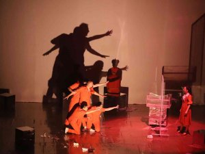 Nevü’de ‘Hiç Kimse’ Adlı Tiyatro Oyunu Sahnelendi