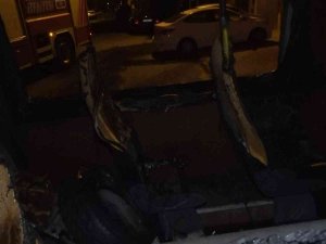 Boya Yaparken Servis Aracı Alev Topuna Döndü, Yangın Minibüse Ve Binaya Sıçradı