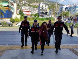 Bebeğin 5’inci Kattan Atıldığı Olayda Anne, Kızı Ve Baba Tutuklandı