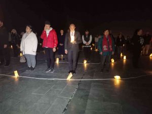 İ̇zmir’de Ata’ya Saygı Nöbeti Başladı