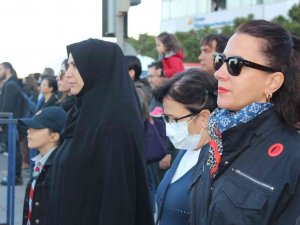 İ̇zmir, Atatürk’ü Andı