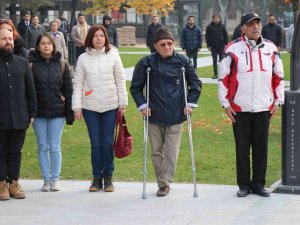 Bolu’da Ata’ya Saygı Duruşu