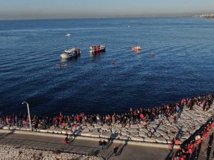 Atatürk, Maltepe’de ’Saygı Zinciri Ve Dalışıyla’ Anıldı