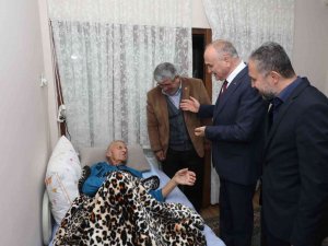Başkan Özlü Hasta Ve Yaşlıların Hayır Duası Alıyor