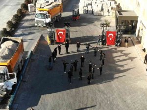 Hurok Marble Çalışanları, Atatürk’ü Ay Yıldız Silüeti Oluşturarak Andı