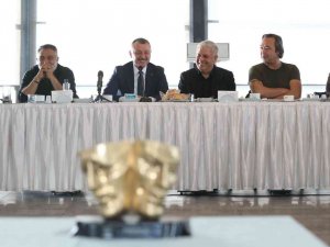 Başkan Büyükakın: "Türk Tiyatro Tarihine İz Bırakmayı Hedefleyen Bir Şehir Tiyatromuz Var"