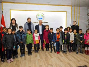 Başkan Öztürk Öğrencilere Belediyeciliği Anlattı
