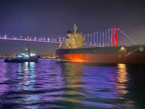 Boğaz’da Arızalanan 128 Metre Boyundaki Yük Gemisi Kurtarıldı