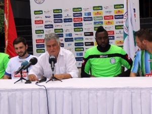 Çaykur Rizespor 4 Futbolcuya İmza Attırdı