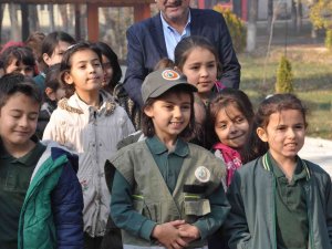 Minik Eller Hayatını Kaybeden Madenciler İçin 41 Fidan Dikti