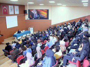 “İ̇dealden Pratiğe Atatürk’ü Anmak ” Konferansı