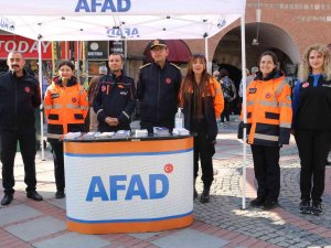 Afad Ve İtfaiye Ekipleri Tatbikat Öncesi Vatandaşları Bilgilendirdi
