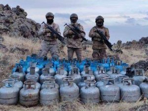 Çaldıran’da Pkk’ya Ait Sığınakta 50 Adet Büyük Tüp Ele Geçirildi