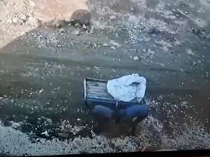 Rögar Kapağını Çalmak İsterken Çukura Düştü