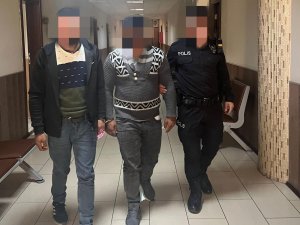 Hırsızlık Ve Kasten Yaralamadan Aranan 3 Şahıs Yakalandı