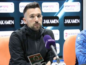 Farioli: “Oyuncularımdan Pozitif Bir Oyun Gördüm Sahada”