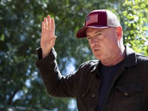 Abd’nin Arizona Eyaletinde Kritik Seçimi Demokrat Senatör Kelly Kazandı