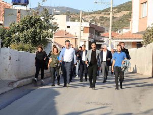 Bayraklı’ya Bir Ayda 500 Ton Asfalt