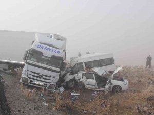 Van’da 3 Aracın Karıştığı Trafik Kazasında 1 Kişi Öldü, 1 Kişi De Yaralandı
