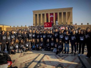 Mersinli Öğrenciler İlk Kez Anıtkabir’i Ziyaret Etti