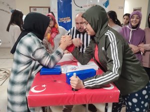 Karaman’da Bilek Güreşi Turnuvası Düzenlendi