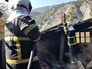 Karabük’te Müstakil Evin Çatısında Yangın