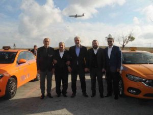 Ak Parti İ̇stanbul İ̇l Başkanı Kabaktepe Taksicilerle Toplantıda Bir Araya Geldi