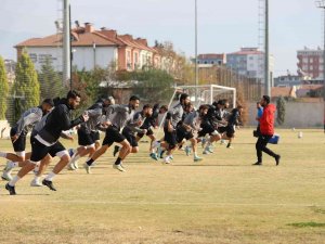 Eşin Group Nazilli Belediyespor, Isparta Deplasmanı Hazırlıklarını Tamamladı