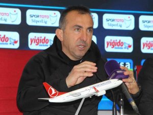 Recep Uçar: "Oyuncularımı Mücadelelerinden Dolayı Kutluyorum"