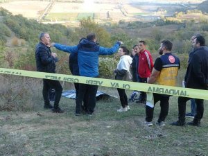 Paraşütte Asılı Kalan Asistan Düşerek Öldü